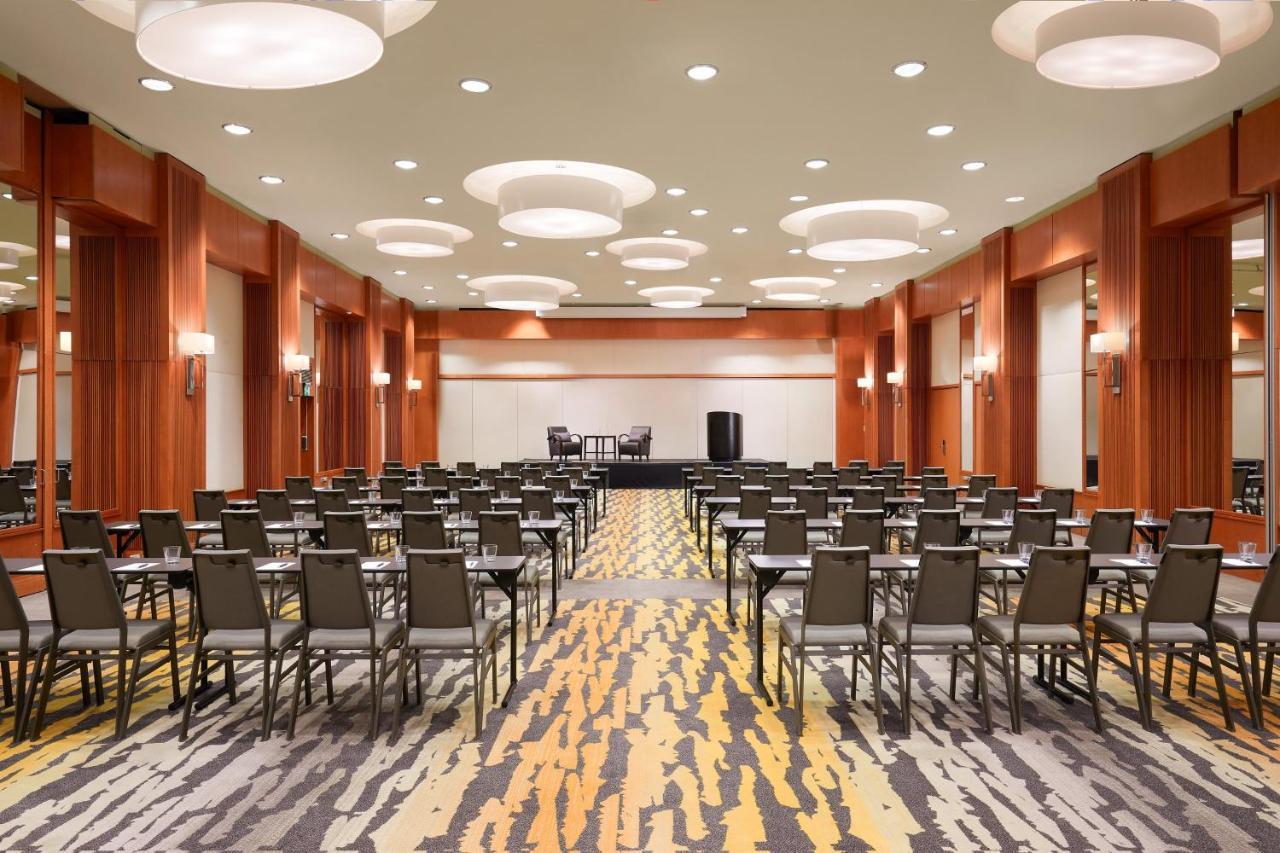 Sheraton Stockholm Hotel Esterno foto The ballroom at the hotel