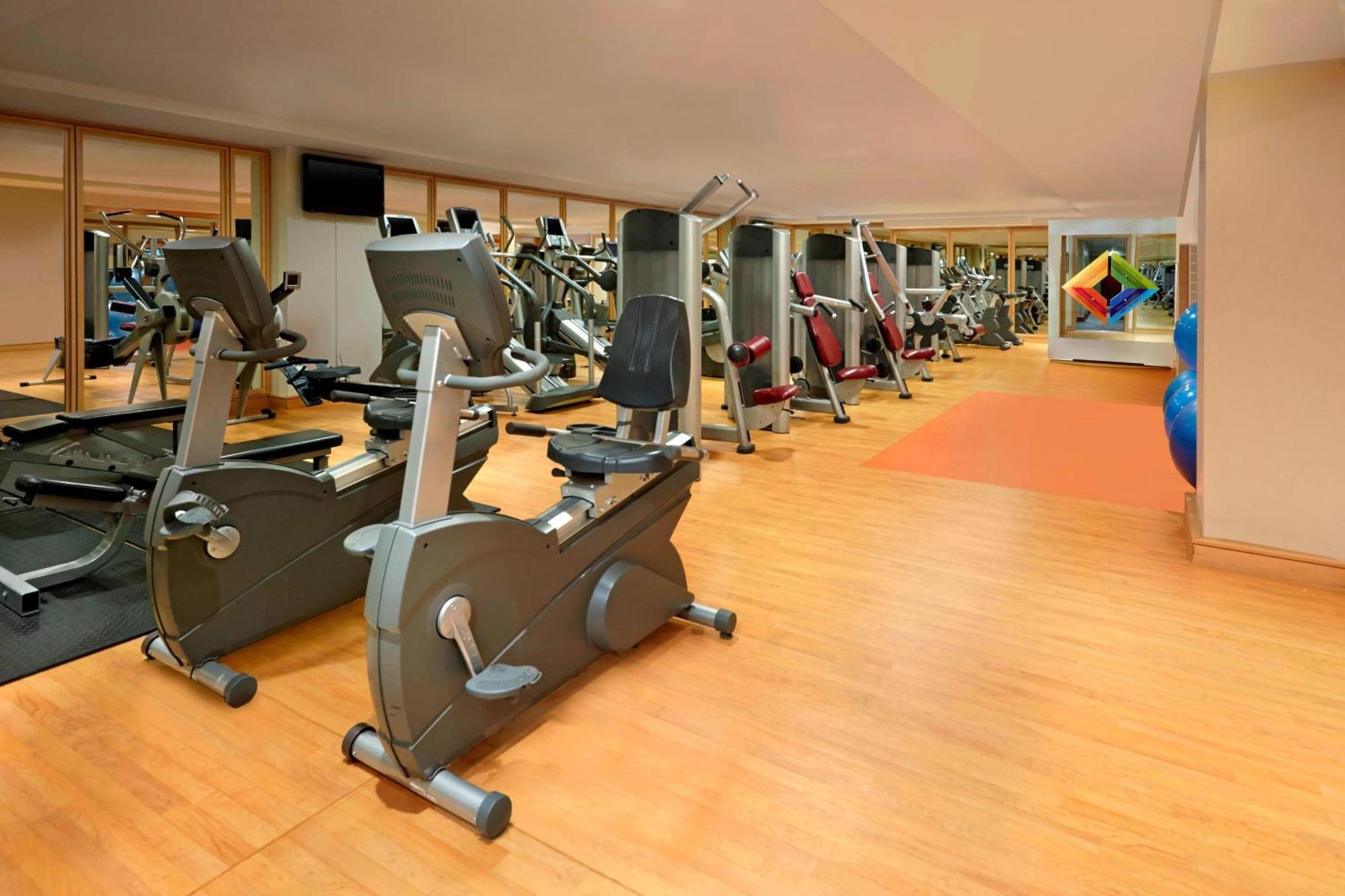 Sheraton Stockholm Hotel Esterno foto A gym in a hotel
