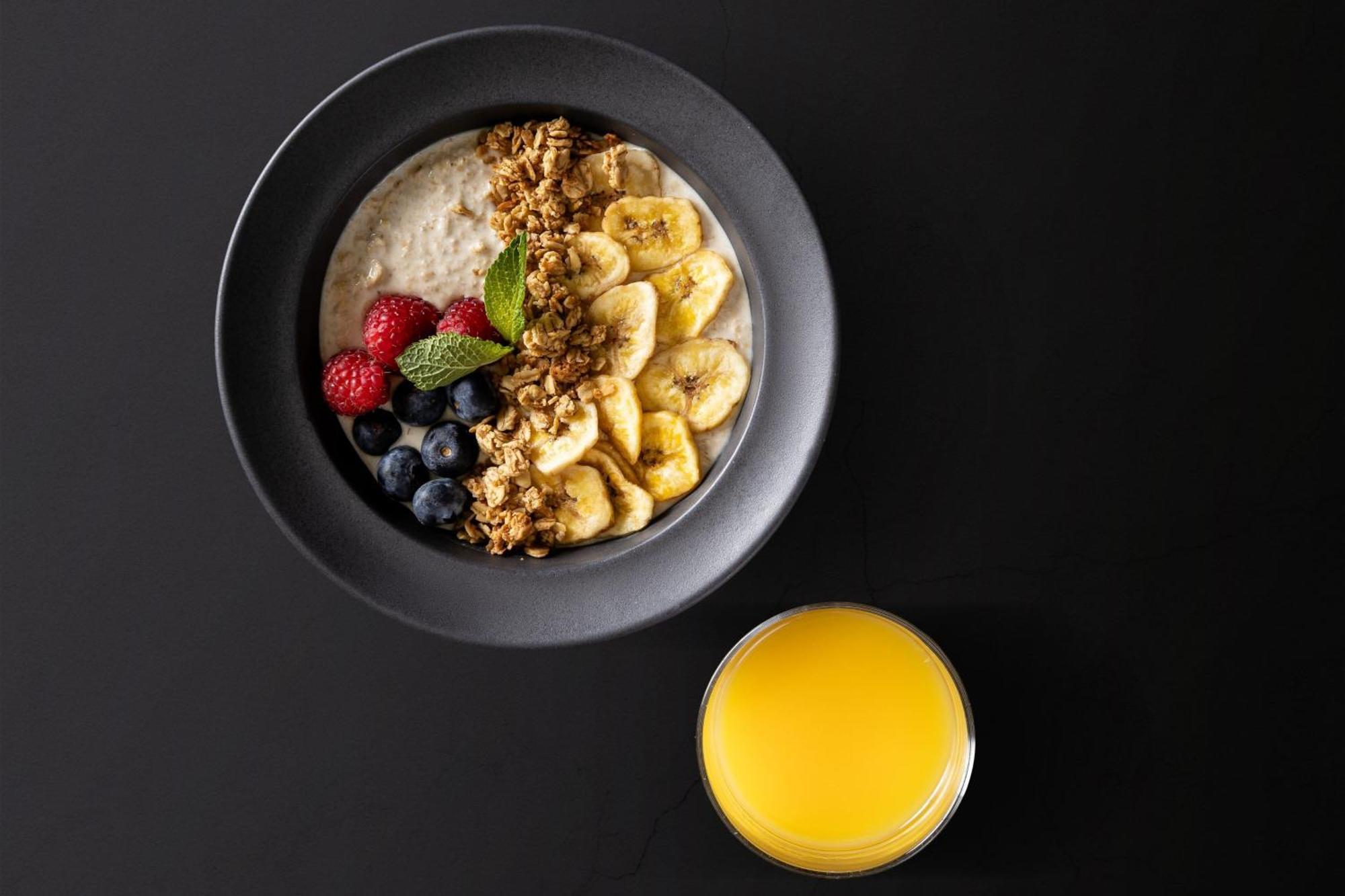 Sheraton Stockholm Hotel Esterno foto A healthy breakfast