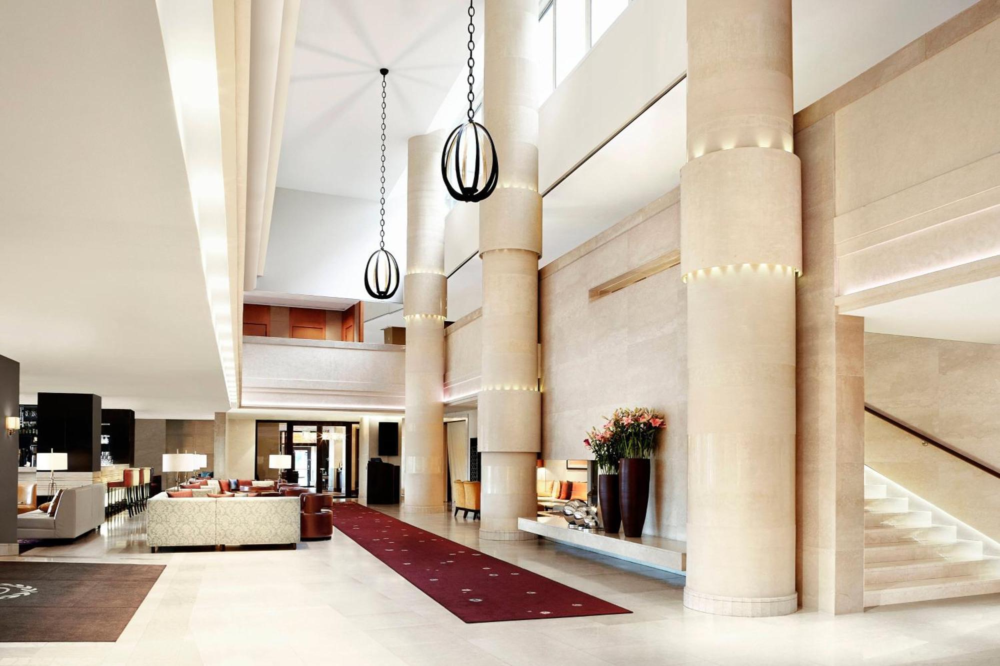 Sheraton Stockholm Hotel Esterno foto The lobby of the hotel