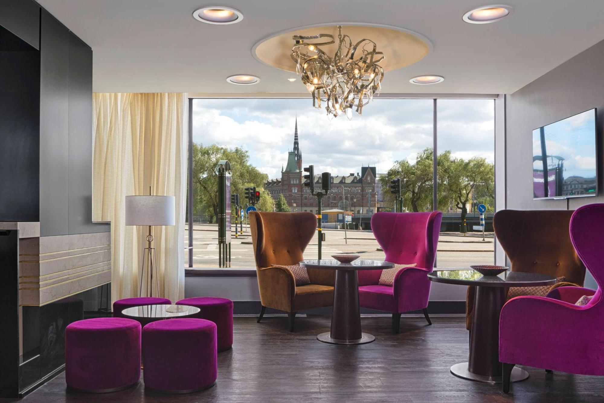 Sheraton Stockholm Hotel Esterno foto The lounge at London Heathrow Airport